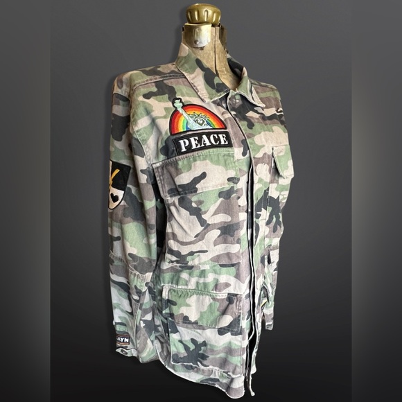 ⚡️THE RAIL⚡️Oversized Camo/Patch Jacket - Picture 2 of 12